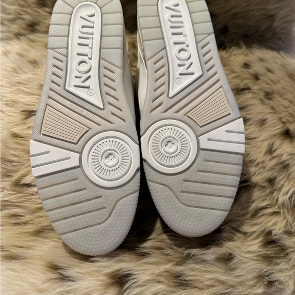 Louis Vuitton LV trainer sneaker #54. Brand New,never worn. Excellent condition - Picture 6 of 12